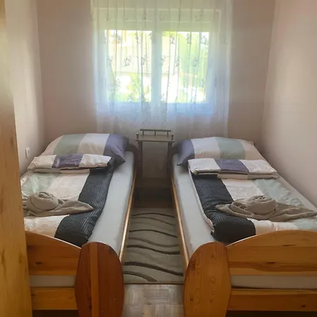 Adam Es Anett Vendeghaz Mezőkövesd