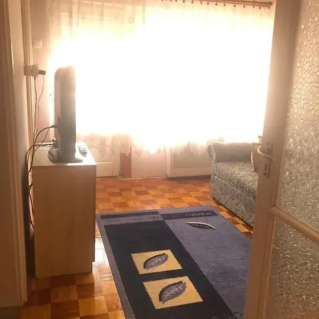 Adam Es Anett Vendeghaz * Mezőkövesd