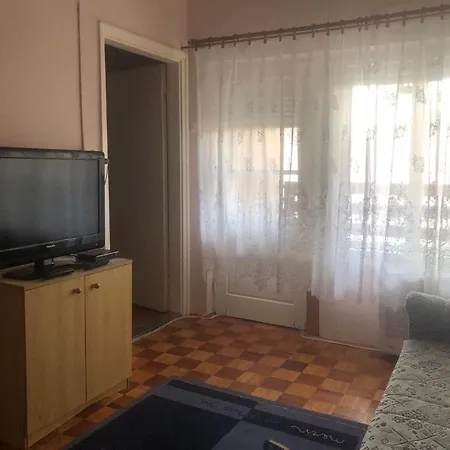 Appartement Adam Es Anett Vendeghaz *